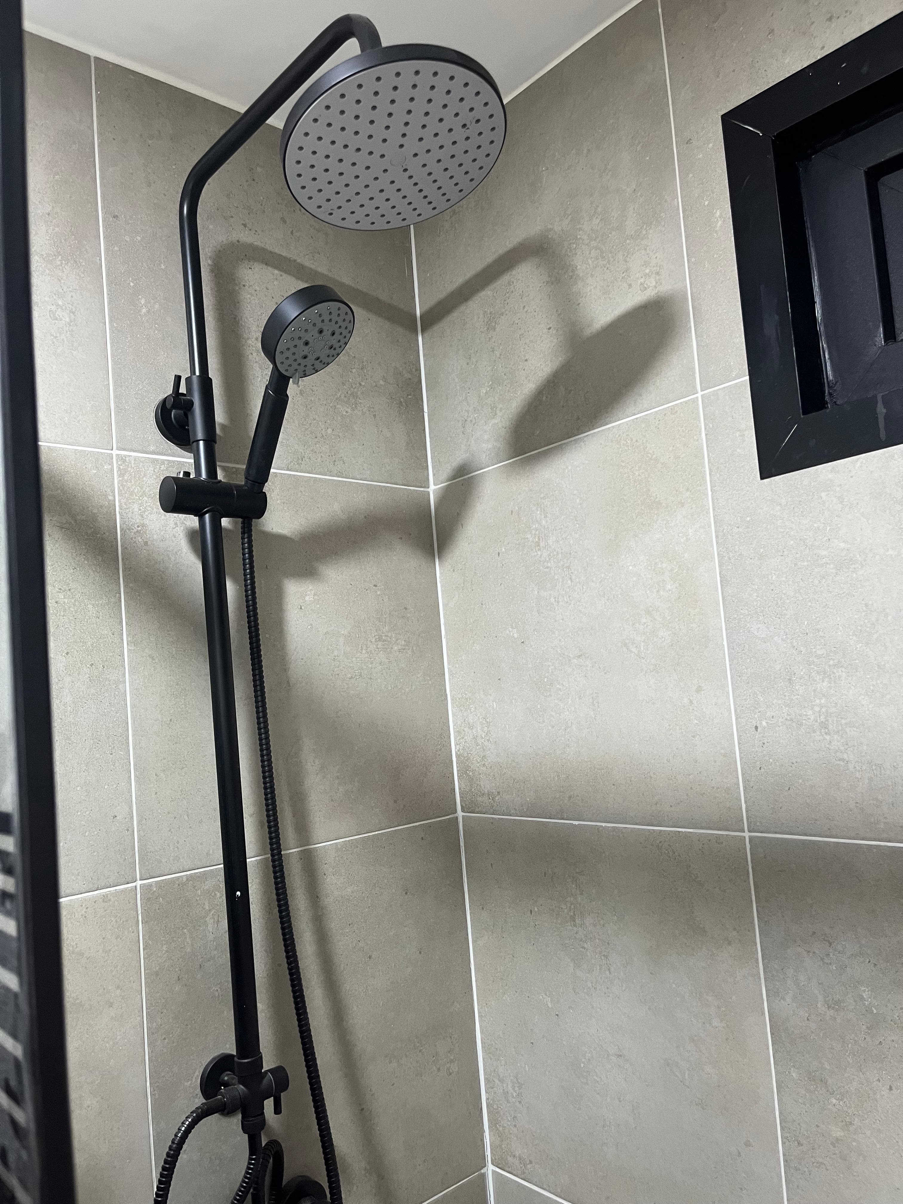 Ducha con Agua Caliente